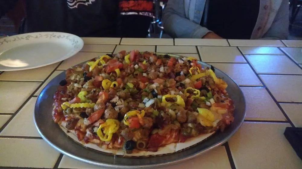Large Deluxe Pizza